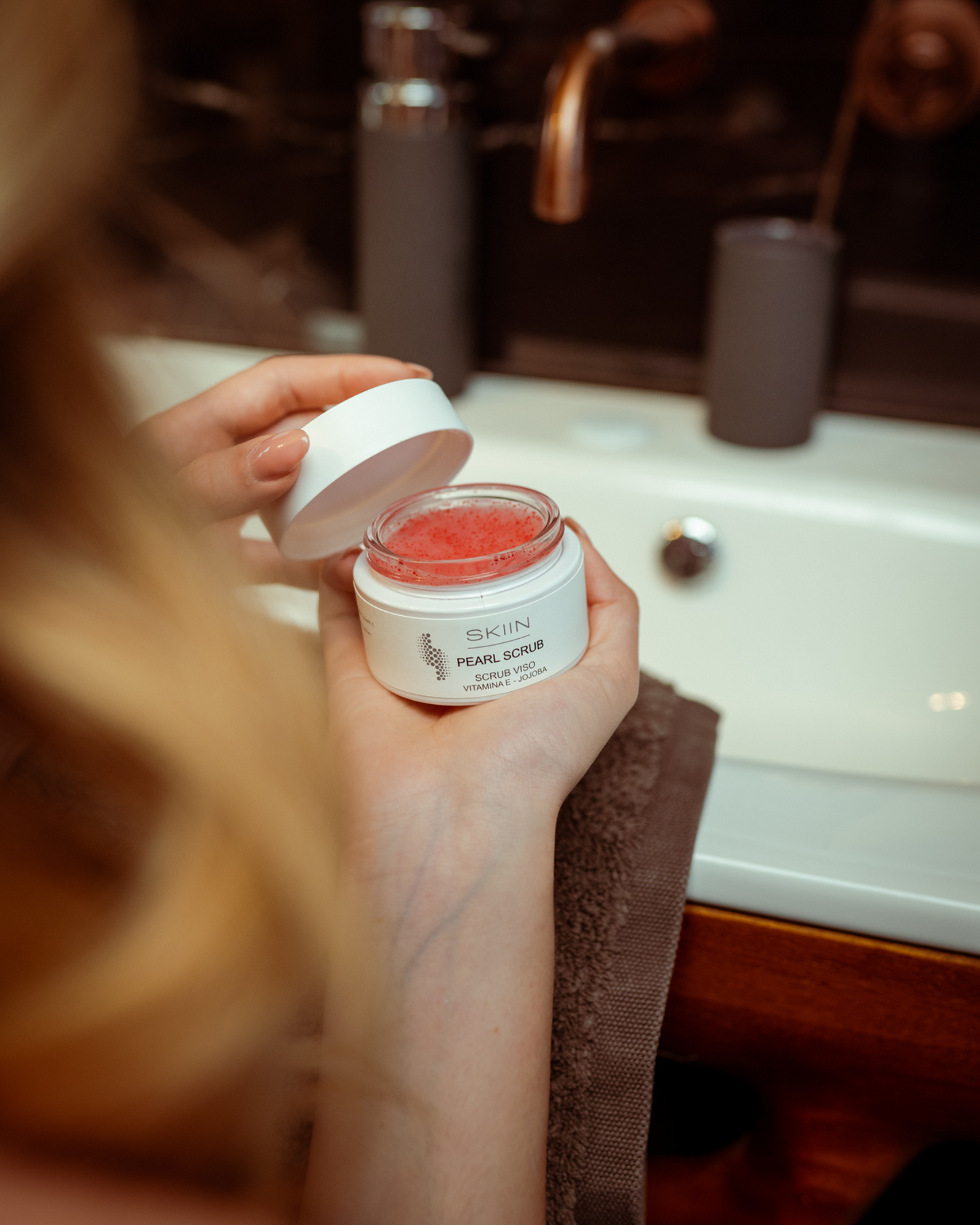 KIT PEARL-PURIFY SIERO VISO PERFEZIONATORE + PEARL-SCRUB